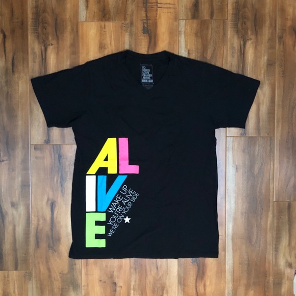 TWLOHA | ‘Alive’ Black Tee - Picture 1 of 5